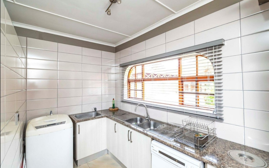 5 Bedroom Property for Sale in Baysville Eastern Cape